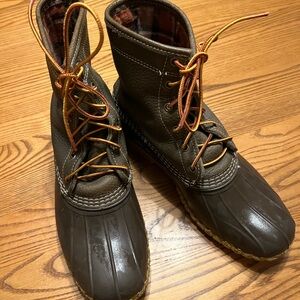 Women's flannel lined Bean Boots by L.L.Bean with removable Sherpa foot liner